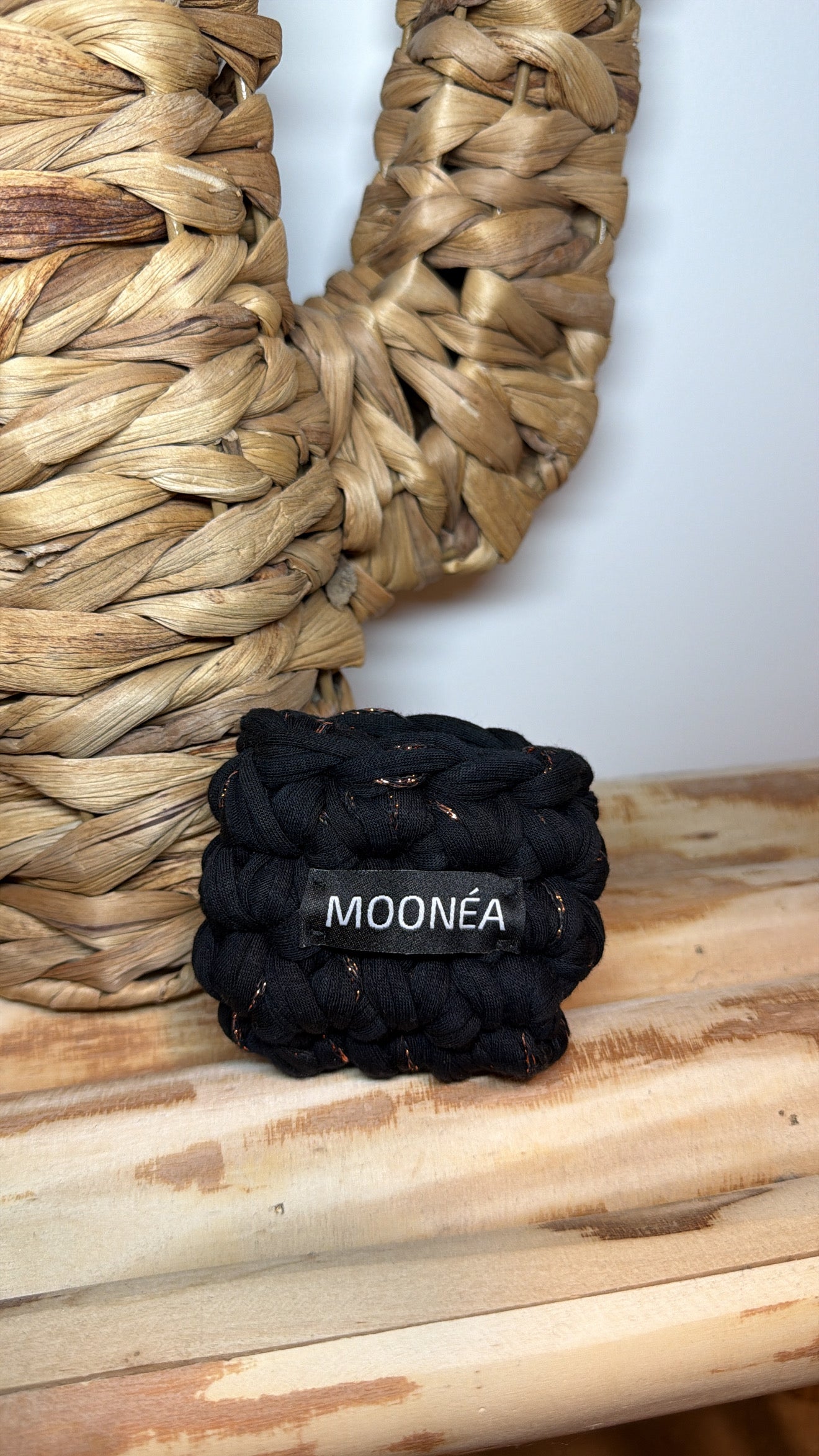 Pochette écouteurs - Noire & paillettes bronze